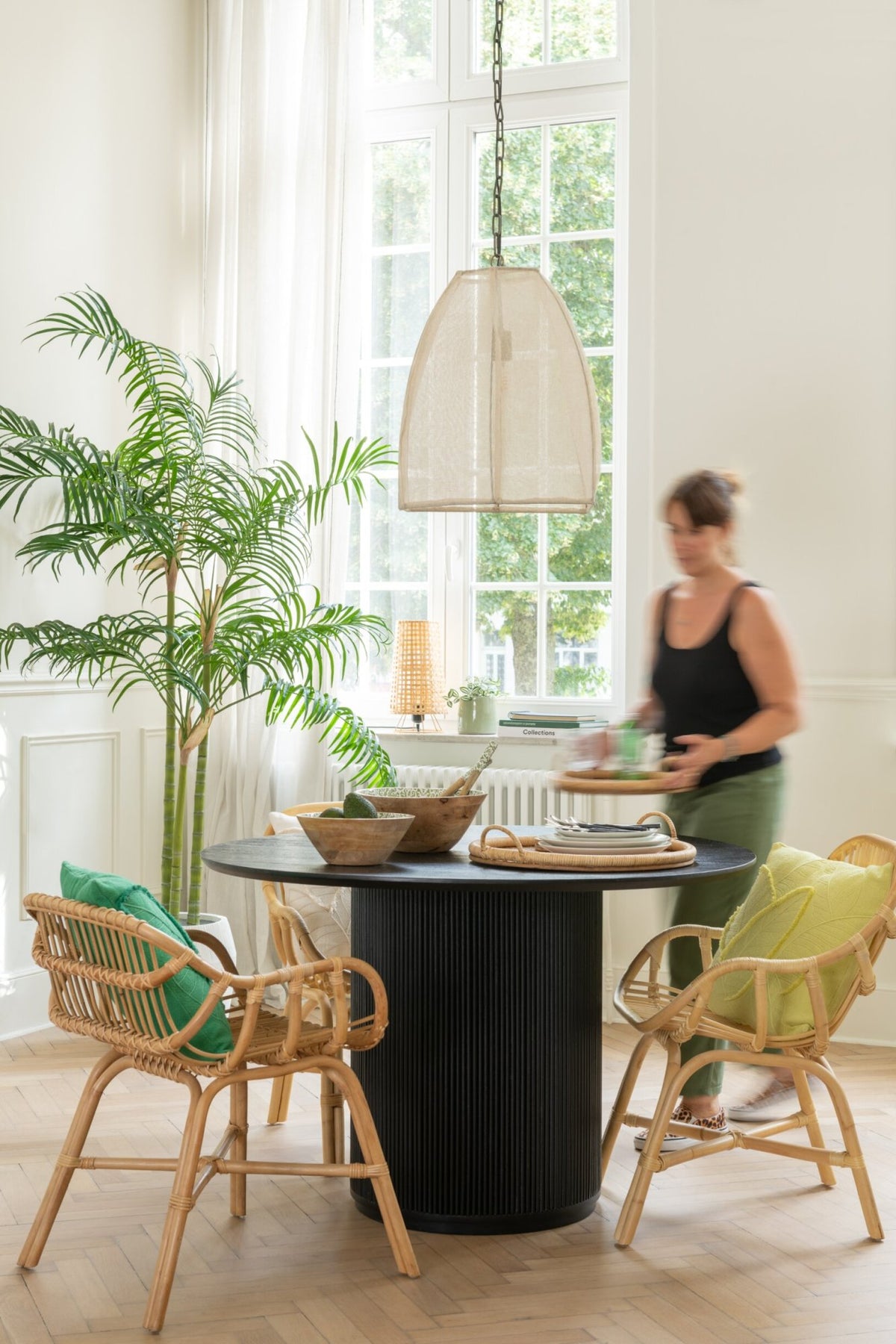 Eettafel Vincent Mangohout Zwart – Ø120 cm
