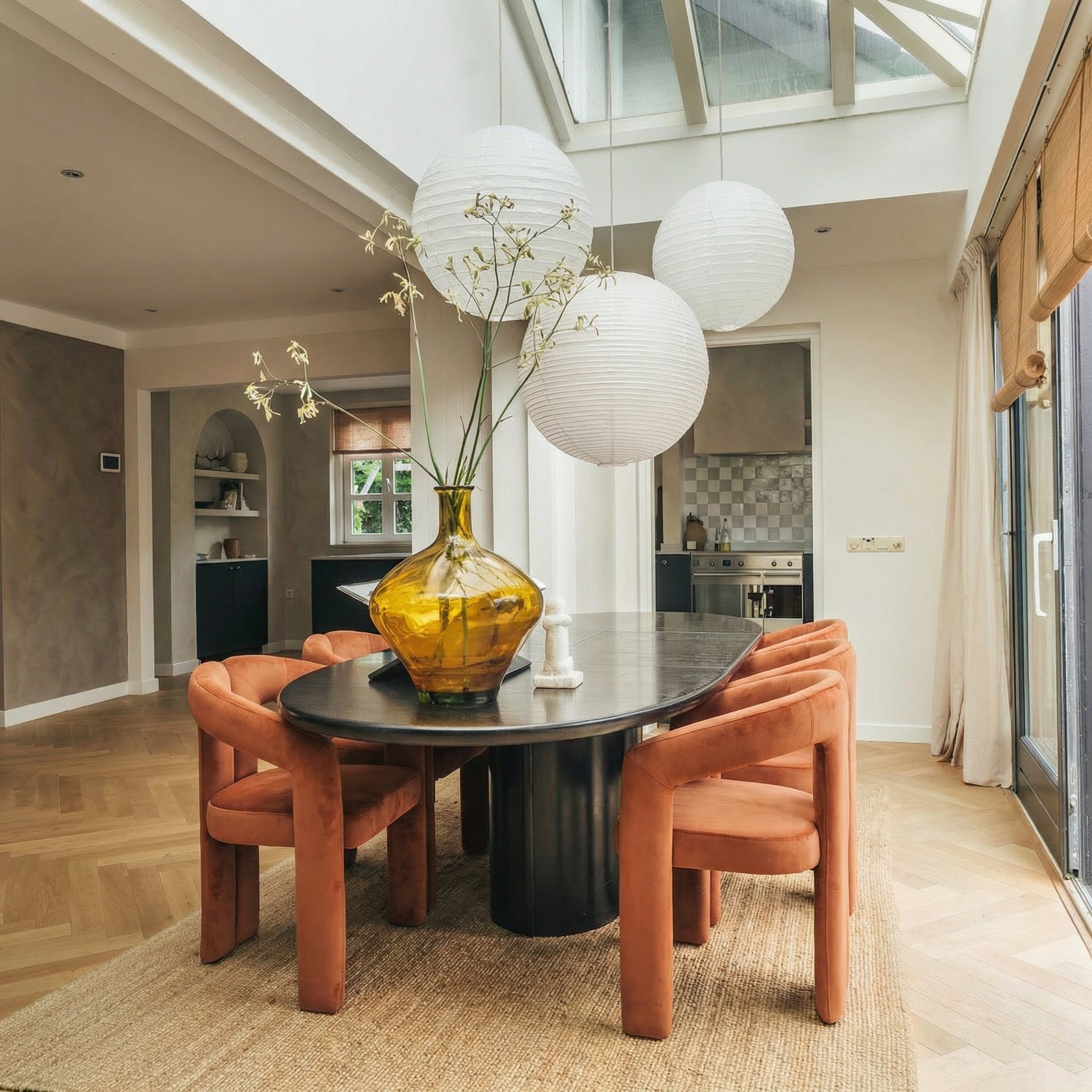 Oranje eetkamerstoel met armleuning Niru - Terracotta velvet eetkamerstoel