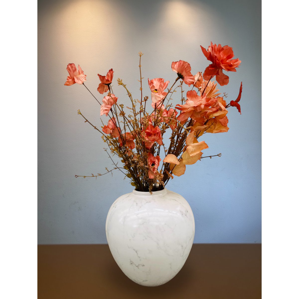 Zijden Bloemen met American porcelain ginger jar by mid-20th century Big H*28W*25