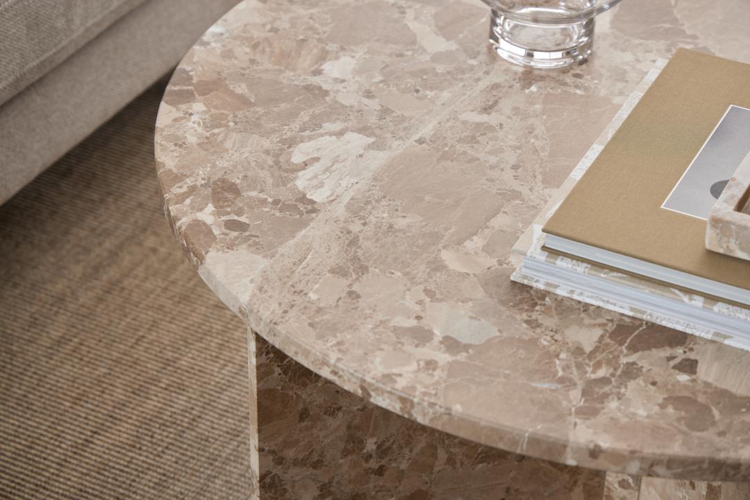 Vega coffee table