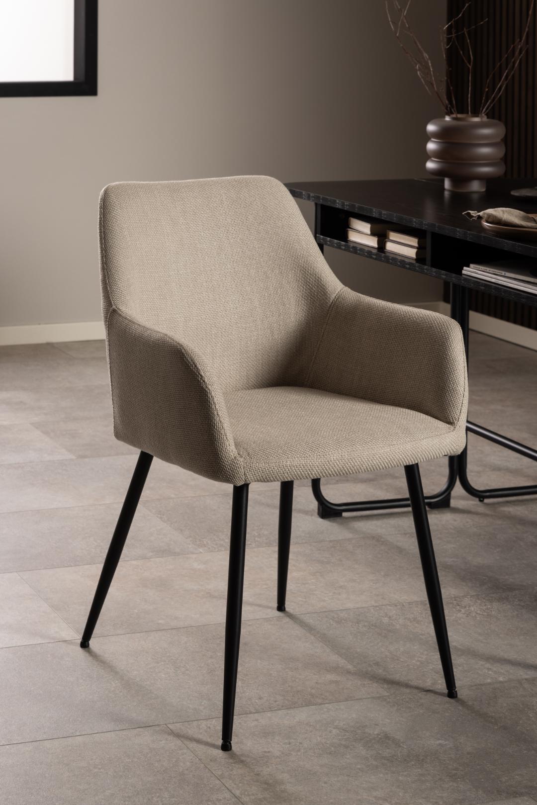 Lizzy dining chair with armrest