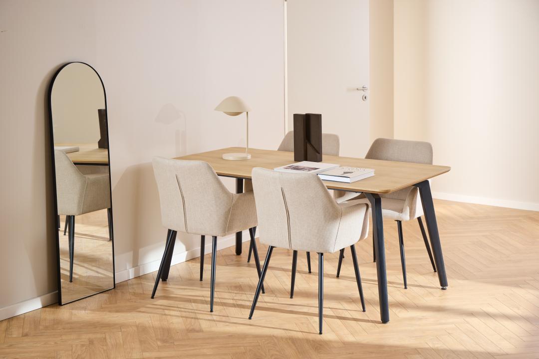 Lizzy dining chair with armrest