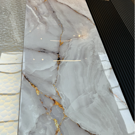 PVC/SPC Marmer Plaat Hoogglans | billionaire Gold Waterbestendig Wandpaneel – 280x122cm 3mm